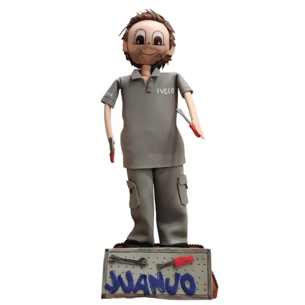 Fofucho mecánico personalizado Juanjo con ropa de trabajo IVECO y herramientas